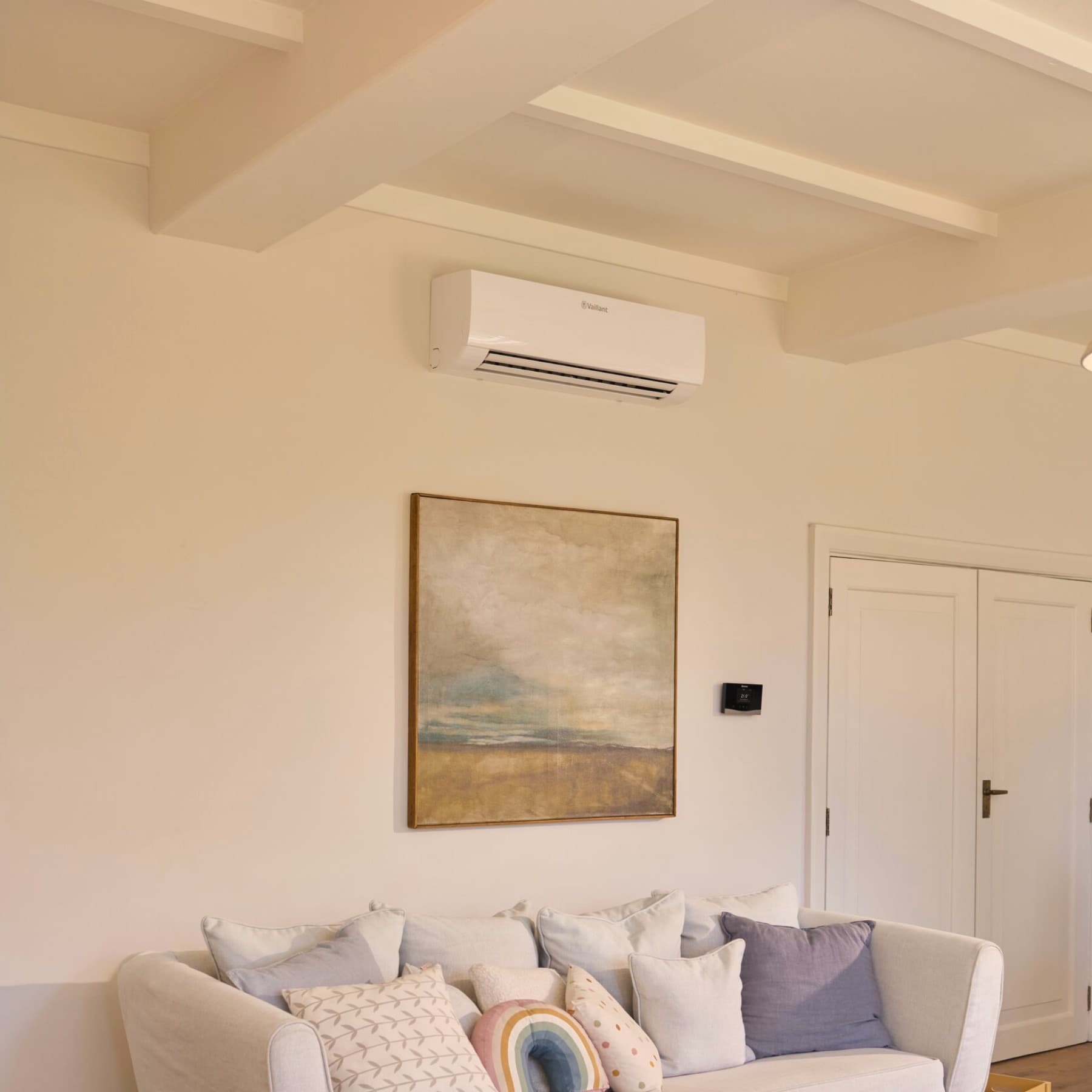 Aparato de aire acondicionado en el salón