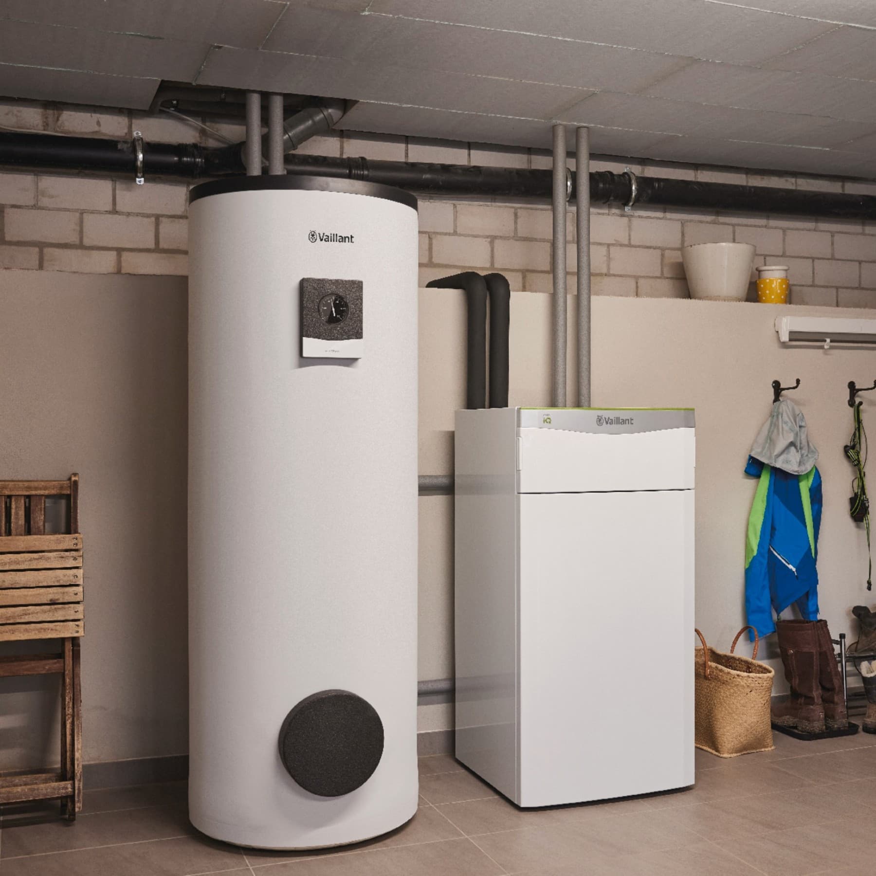 Bomba de calor para interiores flexoTHERM exclusive con acumulador de agua caliente sanitaria independiente