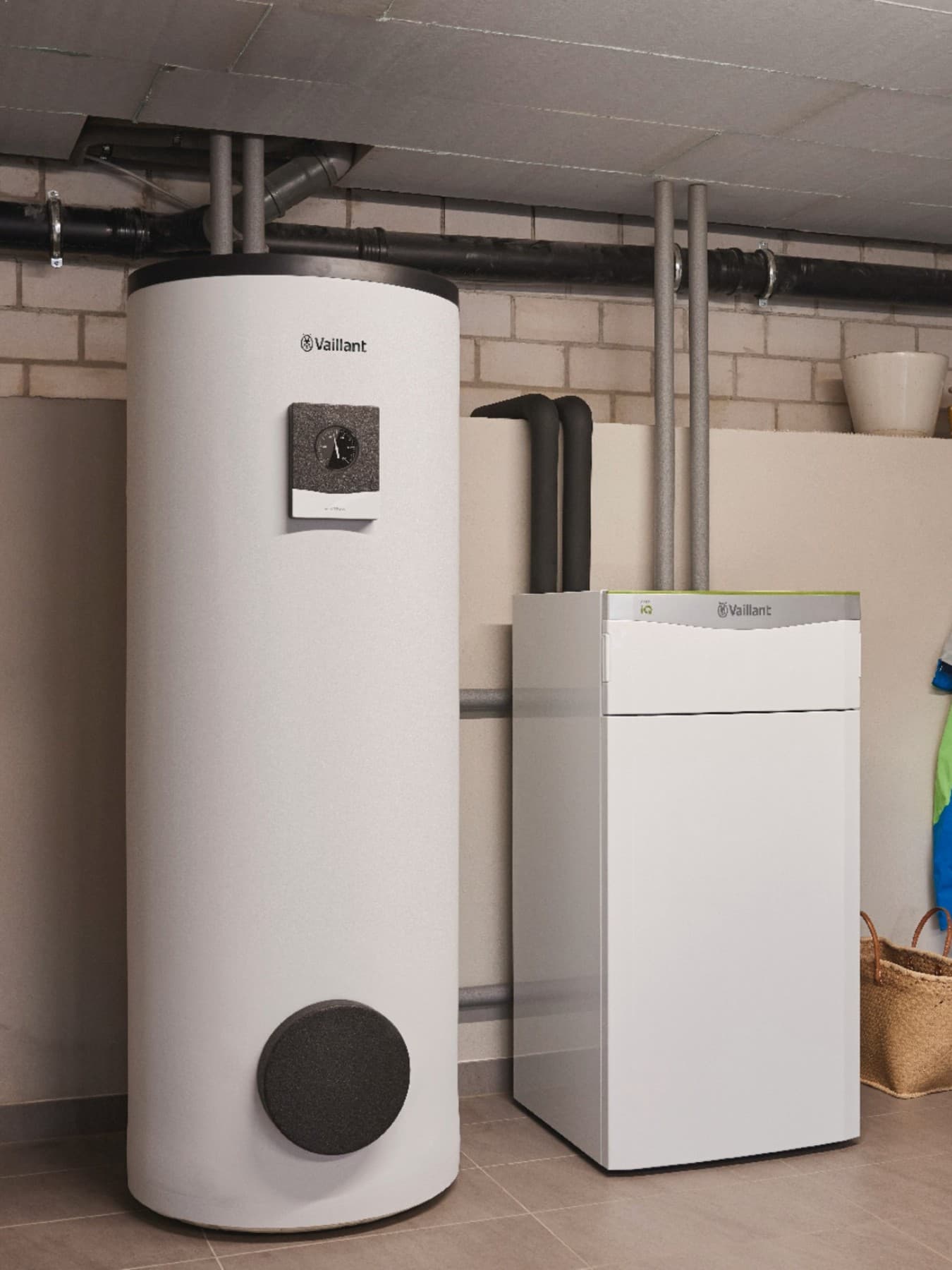 Bomba de calor para interiores flexoTHERM exclusive con acumulador de agua caliente sanitaria independiente