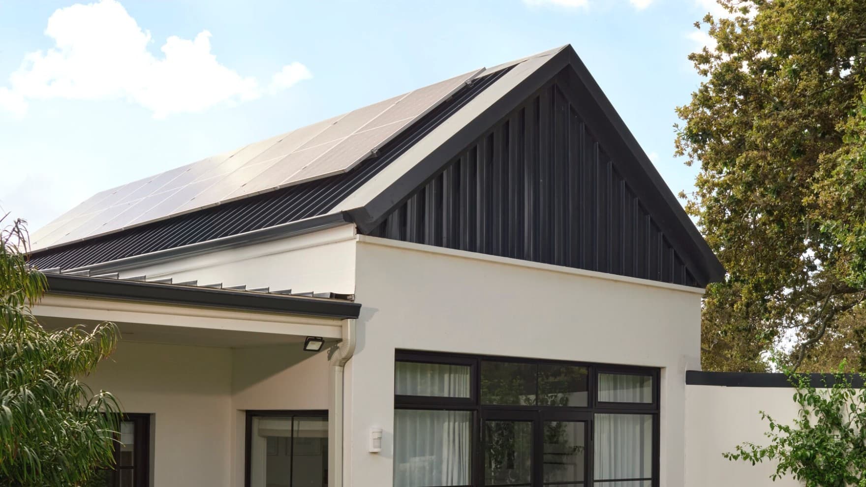 Techo con módulos fotovoltaicos